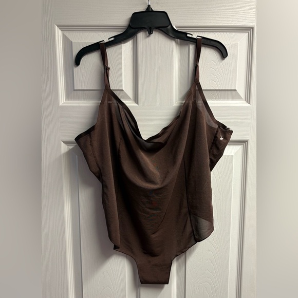 NWOT Skims Sheer/Mesh Sculpt Thing Bodysuit In Cocoa Brown Size 4X - Picture 1 of 3
